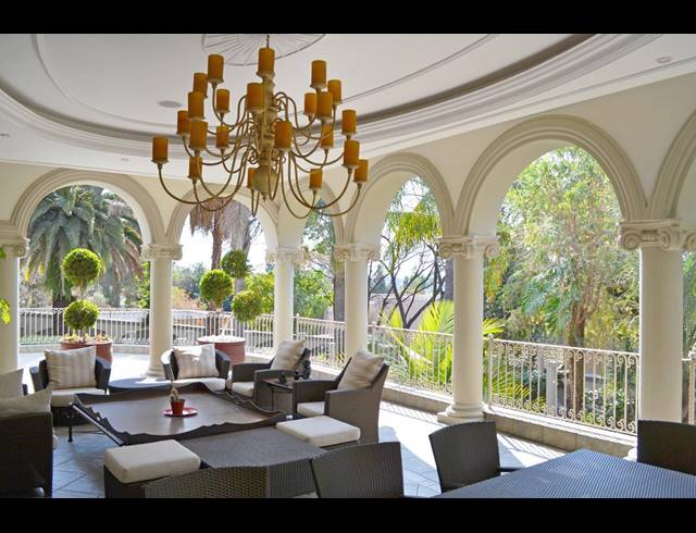 BEDROOM HOUSE FOR SALE IN SANDHURST